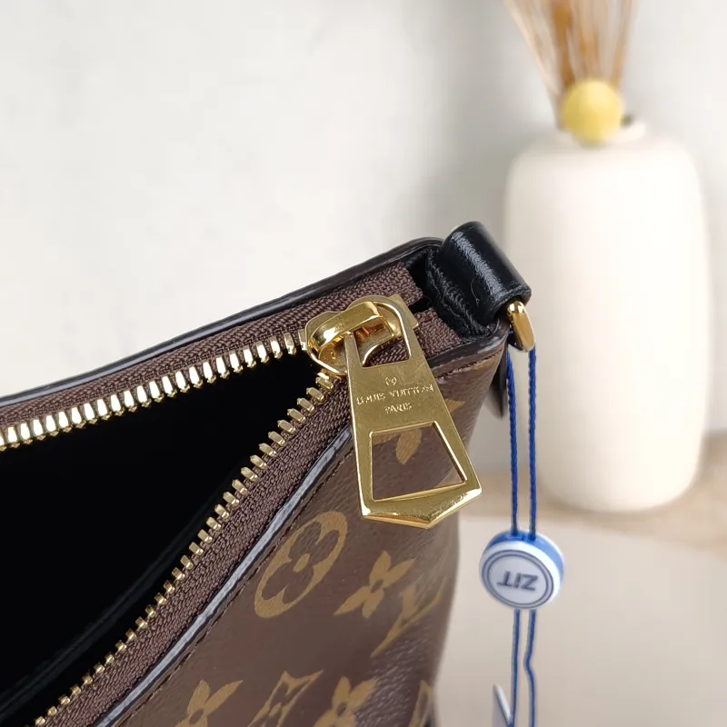 Louis Vuitton Crossbody Bag Boulogne PVC Small 26 × 9.5 × 16 cm — detail view 9 of 13