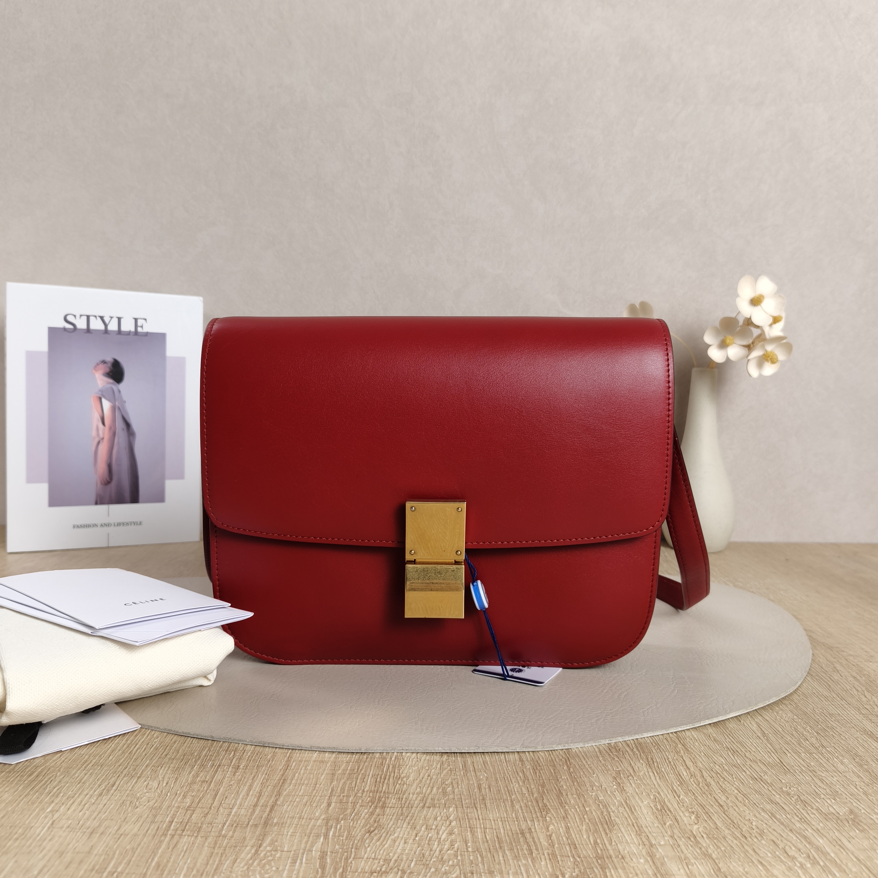 CELINE Crossbody Bag Classic Box Red Calfskin Medium24 × 7 × 18 cm — cover view 4 of 12