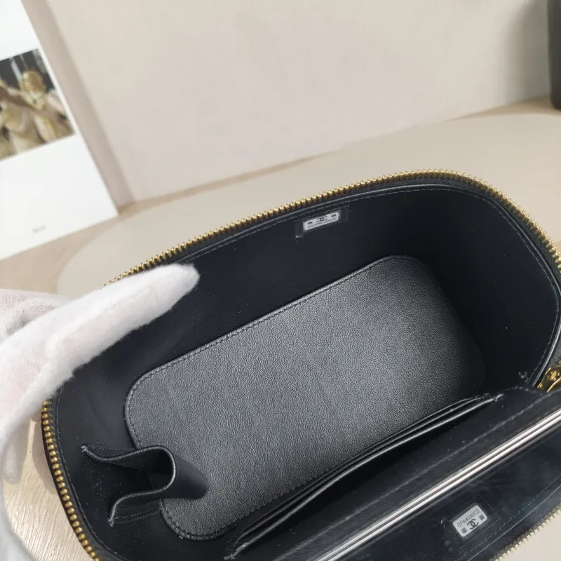 Chanel Crossbody Bag Edition Black with Gold-Tone Hardware Grained Calfskin One Size 16 × 8 × 9.5 cm — detail view 4 of 12