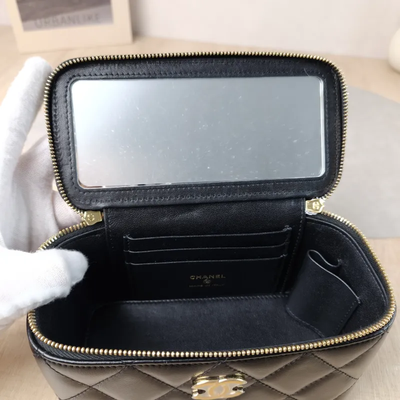 Chanel Crossbody Bag Black Waxed Leather Mini 16 × 8 × 9.5 cm — detail view 8 of 12