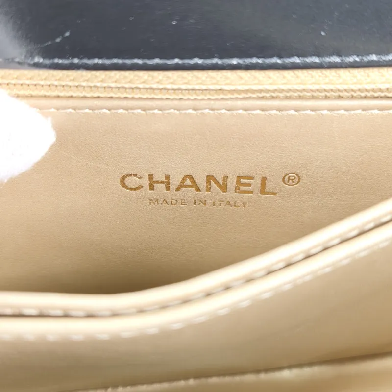 Chanel Crossbody Bag Coco Handle​Black Calfskin Small24 × 10 × 14 cm — detail view 12 of 13
