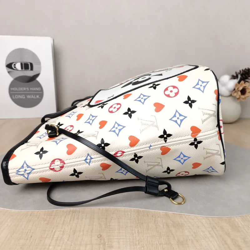 Louis Vuitton Shoulder Bag Neverfull White · Game On PVC Medium 31 × 14 × 28 cm — detail view 10 of 10
