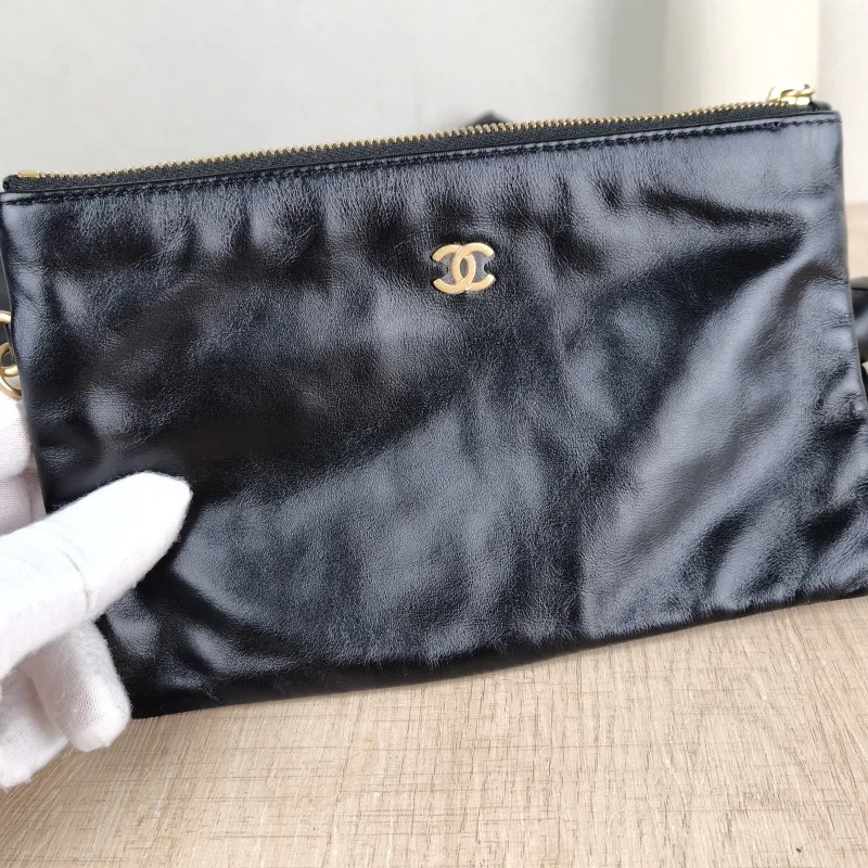 Chanel Shoulder Bag 22Bag Black CC alfskin Small 35 × 7 × 37 cm — detail view 11 of 14