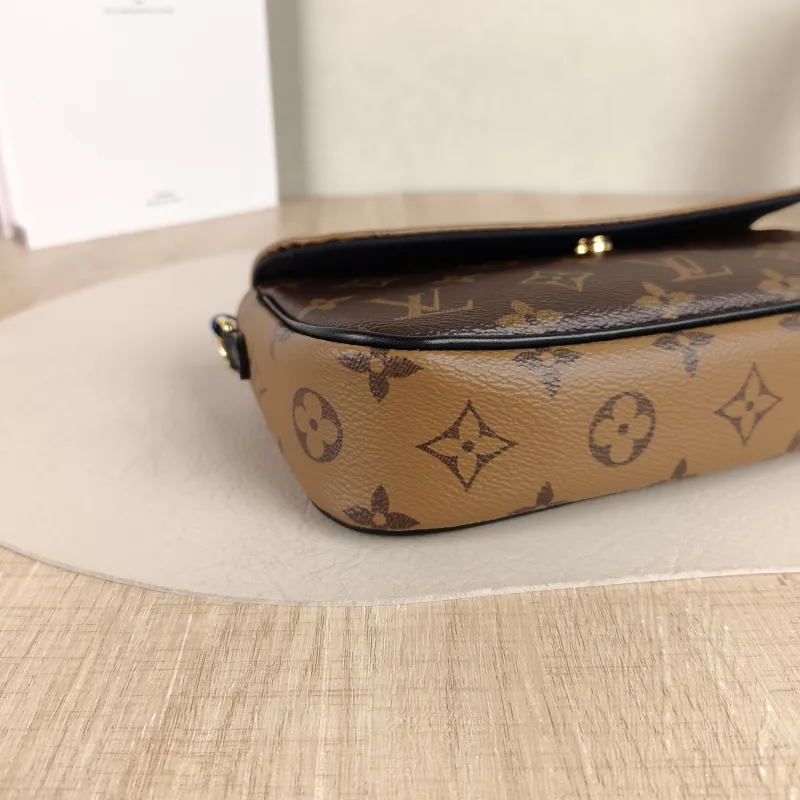 Louis Vuitton Crossbody Bag IVY Monogram PVC Small 23.5 × 4.3 × 12 cm — detail view 6 of 12