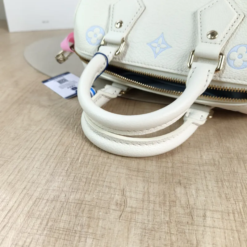 Louis Vuitton Crossbody Bag Speedy20 White · Blue Calfskin One Size 20.5 × 12 × 13.5 cm — detail view 8 of 12