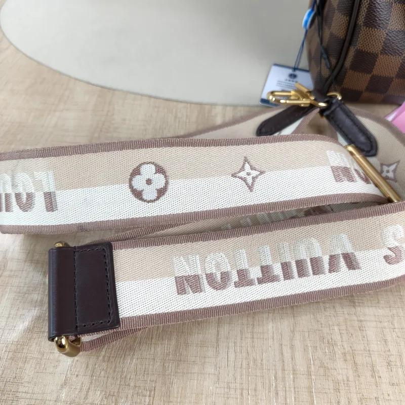 Louis Vuitton Crossbody Bag Speedy20 Shoulder Strap PVC Small 20.5 × 12 × 13.5 cm — detail view 1 of 10