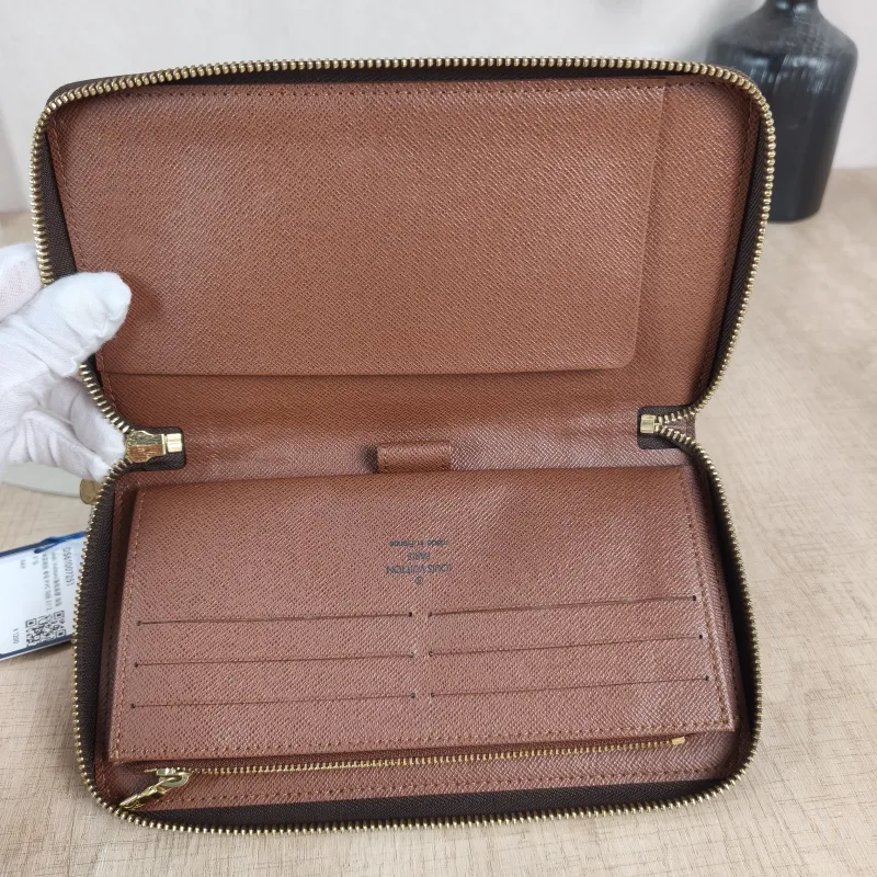Louis Vuitton Wallet Edition Wallet Monogram PVC One Size 21 × 2.5 × 12 cm — detail view 5 of 9