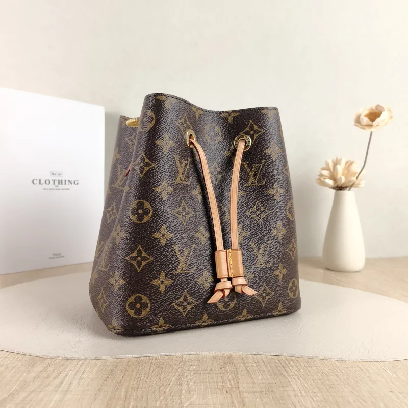 Louis Vuitton Crossbody Bag NÉONOÉ Bucket Bag BB Monogram PVC BB 20 × 13 × 20 cm — cover view 3 of 5