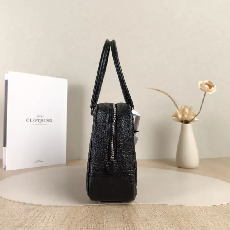 Hermès Top Handle Bag Plume 21 Black Lambskinmini21 × 8 × 15 cm — detail view 8 of 11