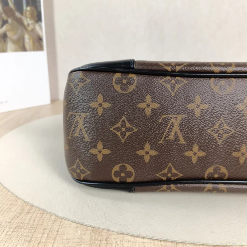 Louis Vuitton Crossbody Bag Boulogne PVC Small 26 × 9.5 × 16 cm — detail view 8 of 9