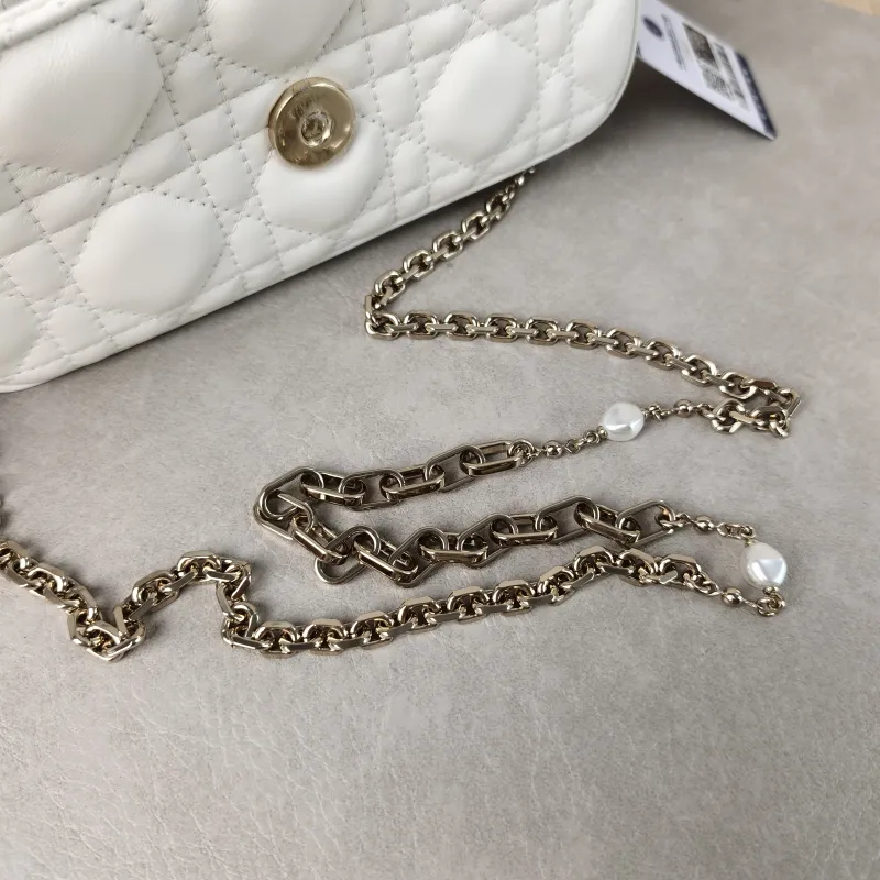 DIOR Crossbody Bag My Chain Bag White Lambskin One Size 18 × 3.5 × 10 cm — detail view 2 of 12