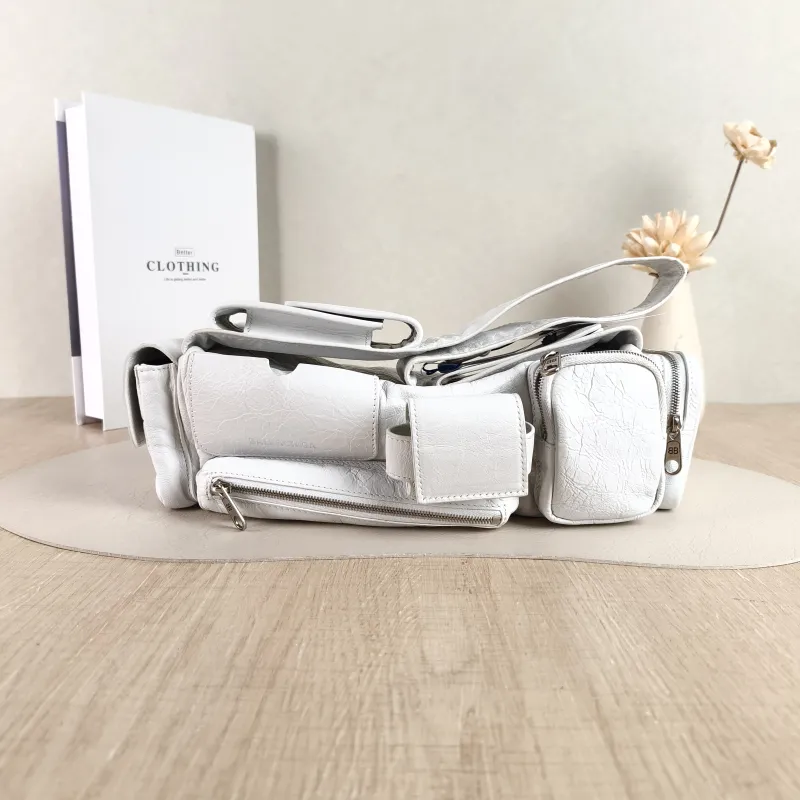 BALENCIAGA Shoulder Bag Superbusy Shoulder Bag White Waxed Leather Mini 33 × 11 × 12 cm