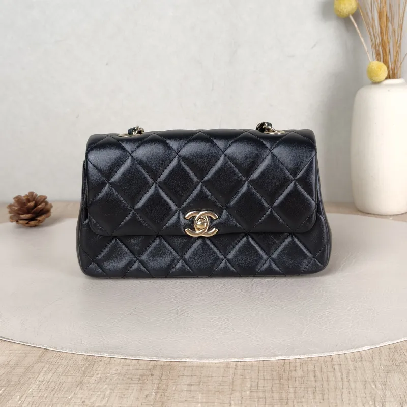 Chanel Crossbody Bag Crossbody Bag Black Lambskin One Size 19 × 4 × 11 cm