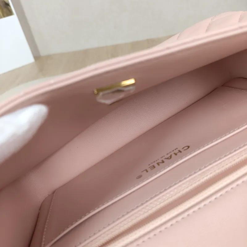 Chanel Crossbody Bag24c cf Pink Lambskin Small Edition23 × 6.5 × 14 cm — detail view 8 of 14