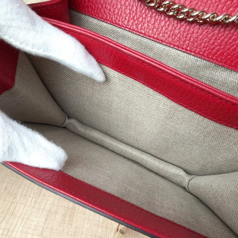 GUCCI Crossbody Bag g Collection Red Calfskin Small 20 × 9 × 16 cm — detail view 7 of 14
