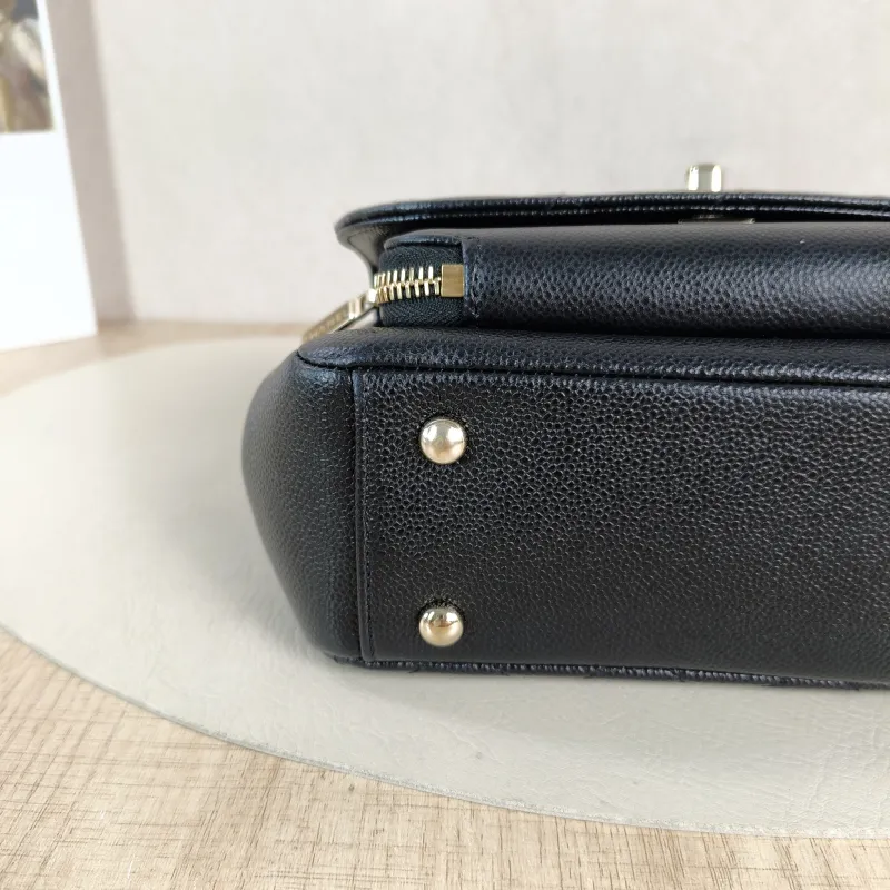 Chanel Crossbody Bag affinity Messenger Bag Black Grained Calfskin Small 19 × 7 × 14 cm 31 — detail view 8 of 14