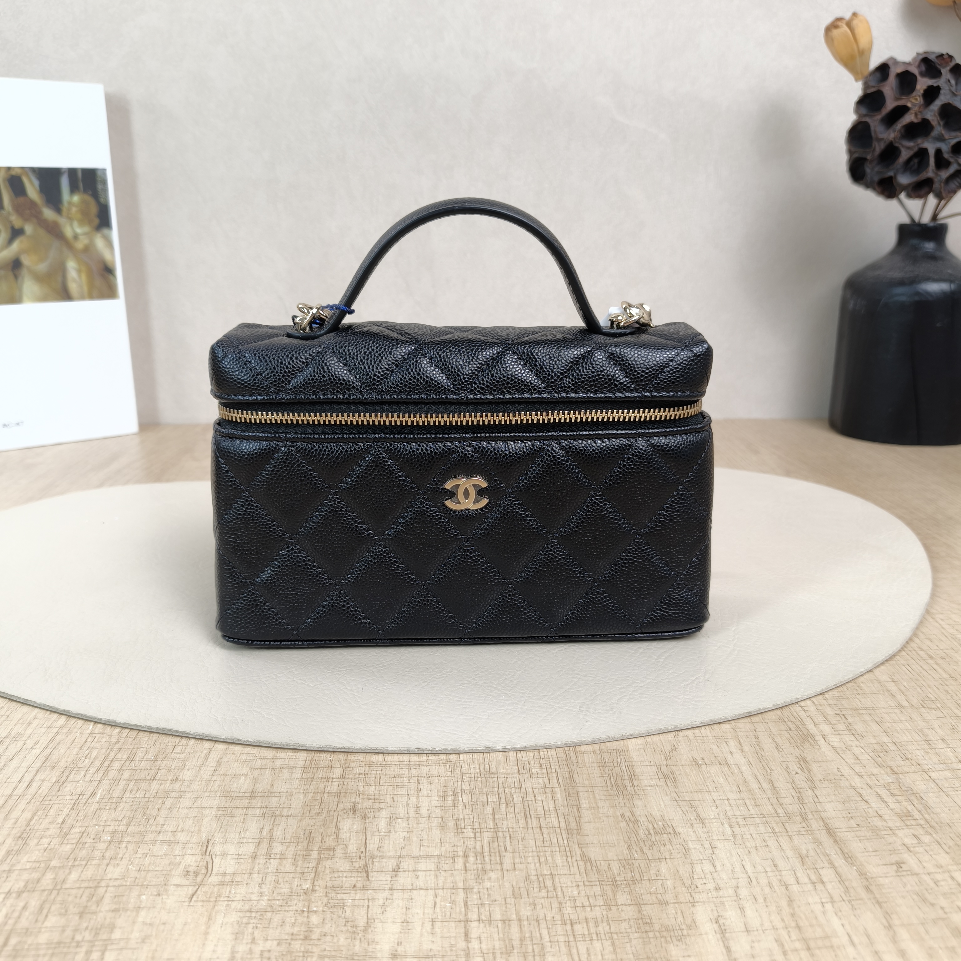 Chanel Crossbody Baglp Box Bag Top Handle Crossbody Bag Black Grained Calfskin One Size19.5 × 5 × 17 cm