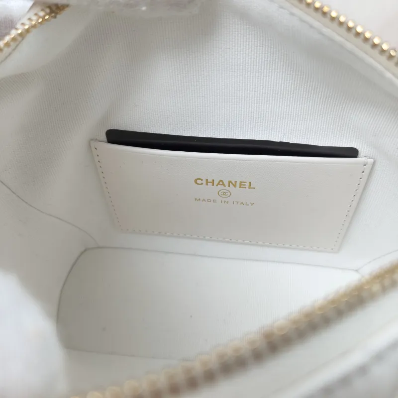 Chanel Crossbody Bag Crossbody Bag White Gold-Tone Hardware Grained Calfskin One Size 21.5 × 7.5 × 19 cm — detail view 1 of 13