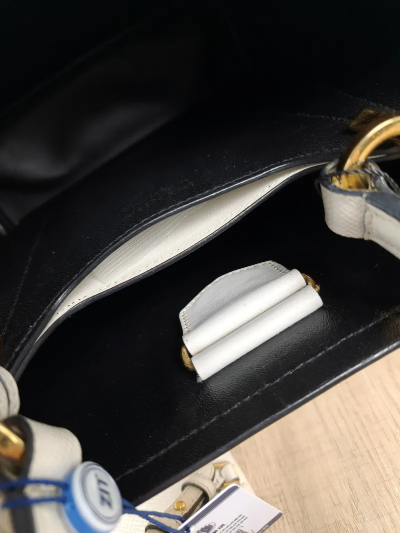 PRADA Shoulder Bag Panier White Calfskin Medium22.5 × 13 × 21.5 cm — detail view 7 of 12