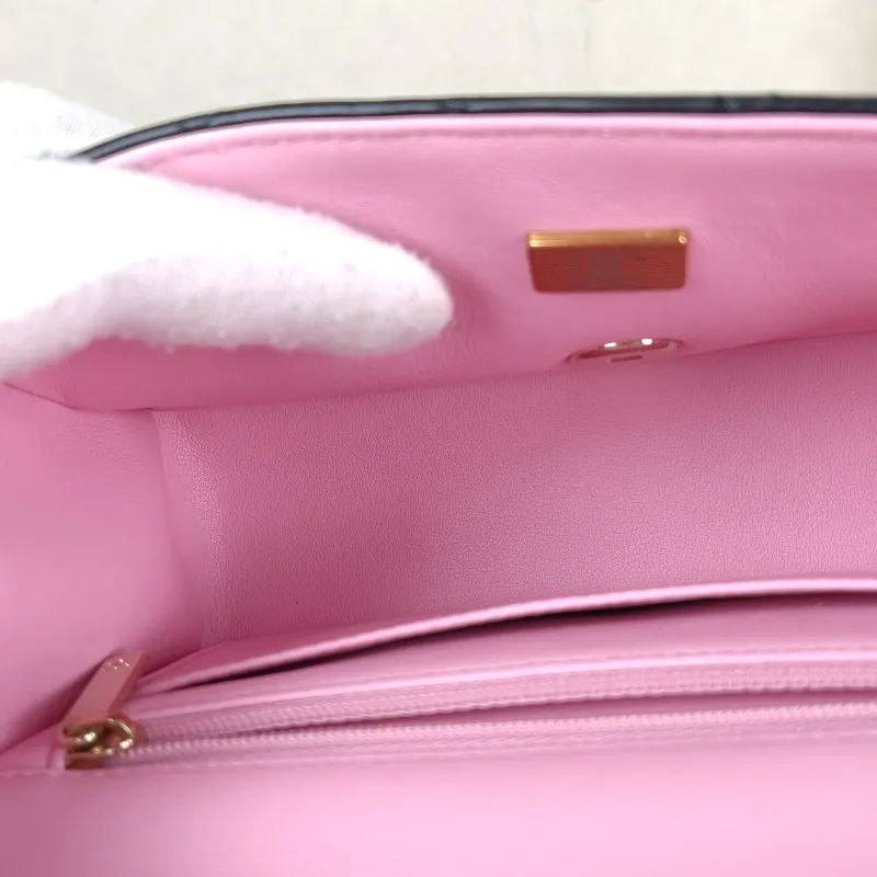 Chanel Crossbody Bag mini Black · Pink Lambskin mini 20 × 6 × 12 cm — detail view 14 of 14
