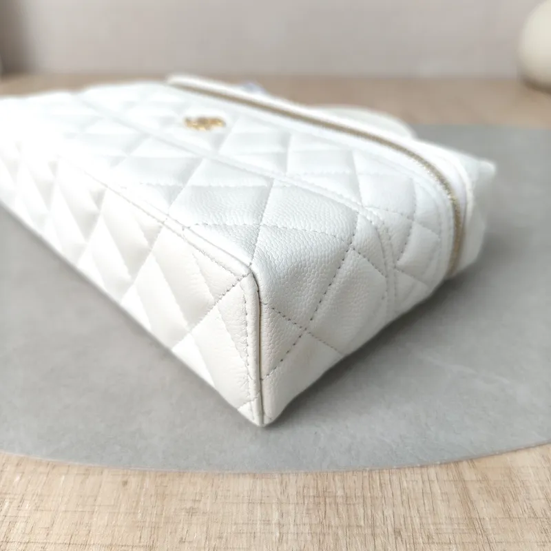 Chanel Top Handle Bag lp White Gold Grained Calfskin One Size 19.5 × 5 × 17 cm — detail view 12 of 14
