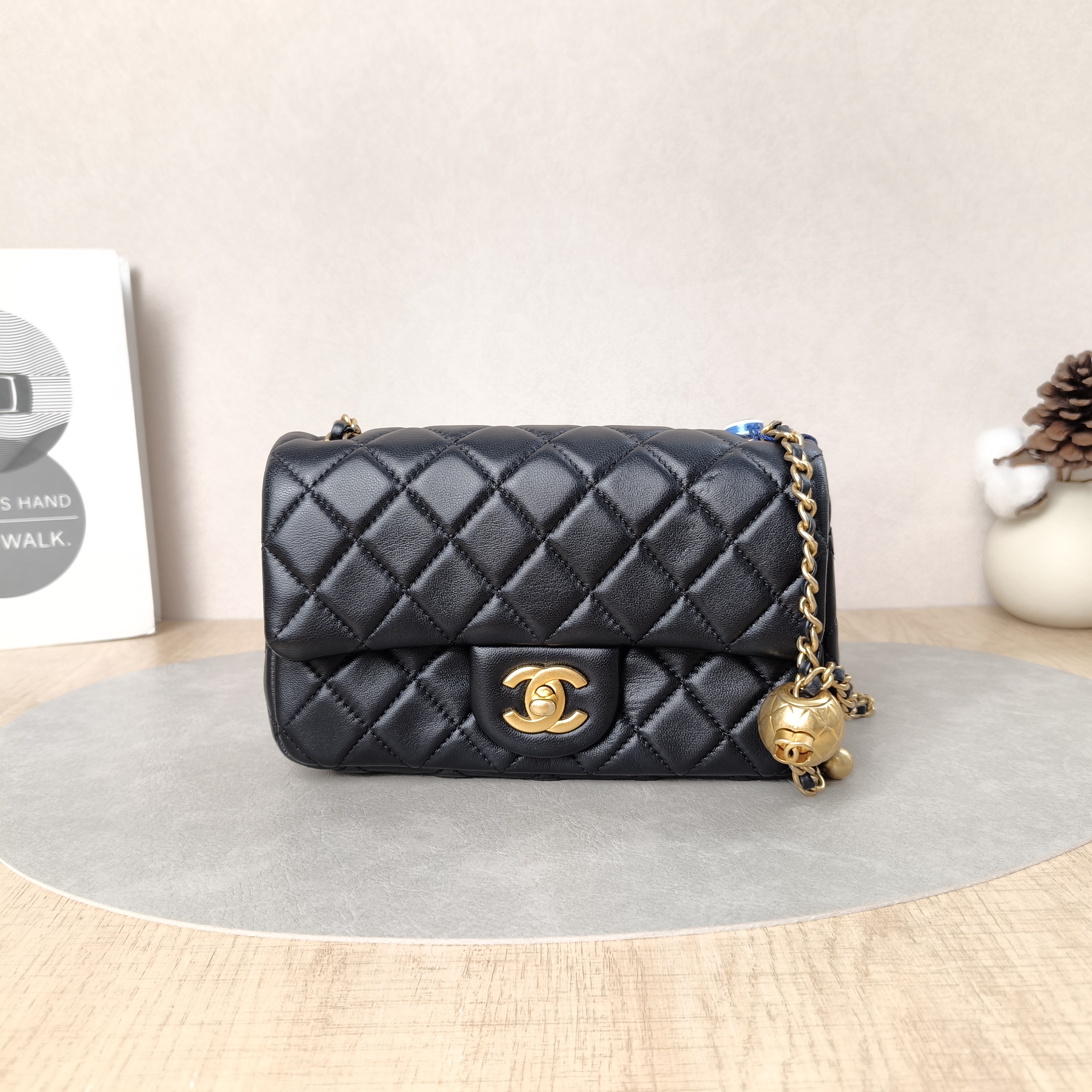 Chanel Crossbody Bag Classic Flap Large Mini CF Mini Black with Gold-Tone Hardware Lambskin mini20 × 6 × 12 cm