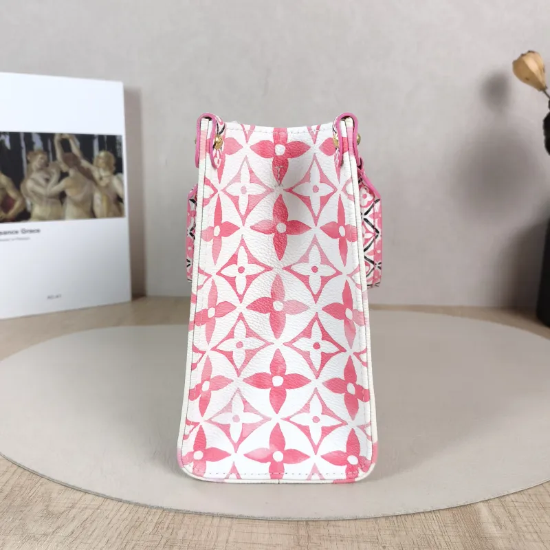 Louis Vuitton Shoulder Bag Onthego Collection PVC Small25 × 11.5 × 19 cm — detail view 2 of 12