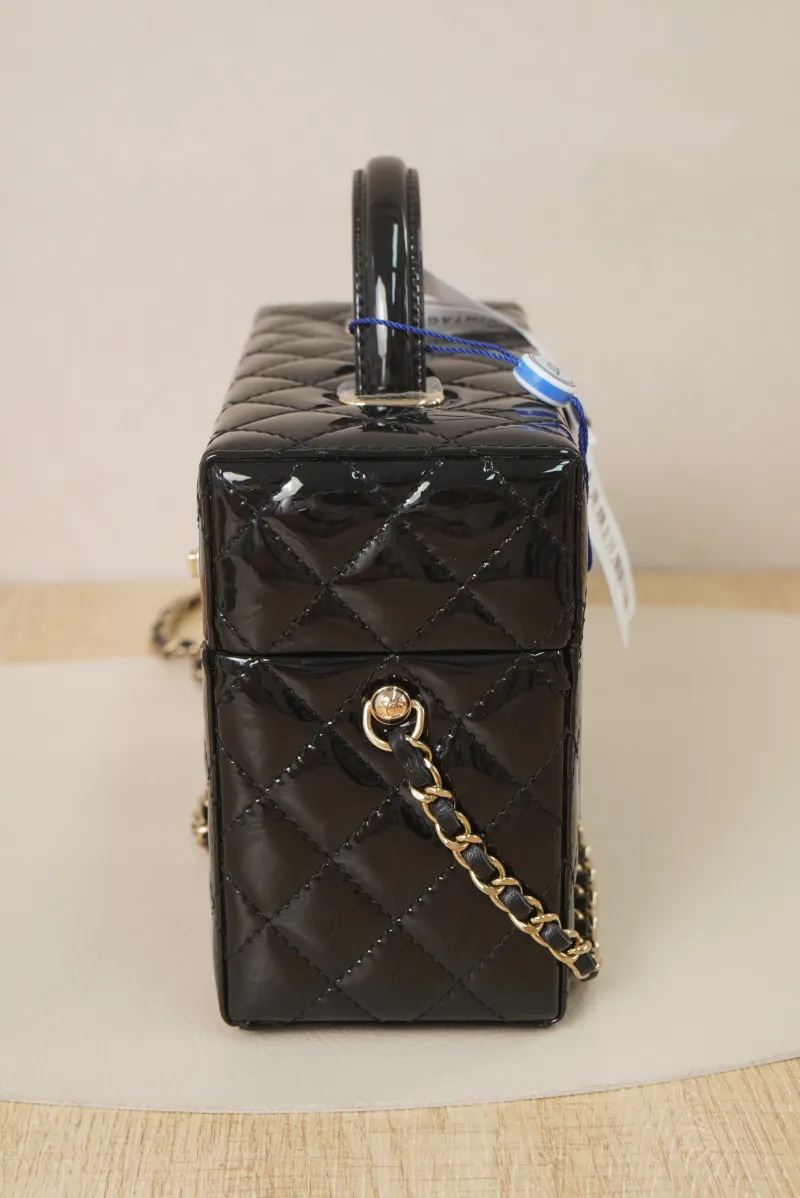 Chanel 25a Small Black Patent Leather Microchip Edition · 18 × 8 × 14.5 cm — detail view 7 of 18