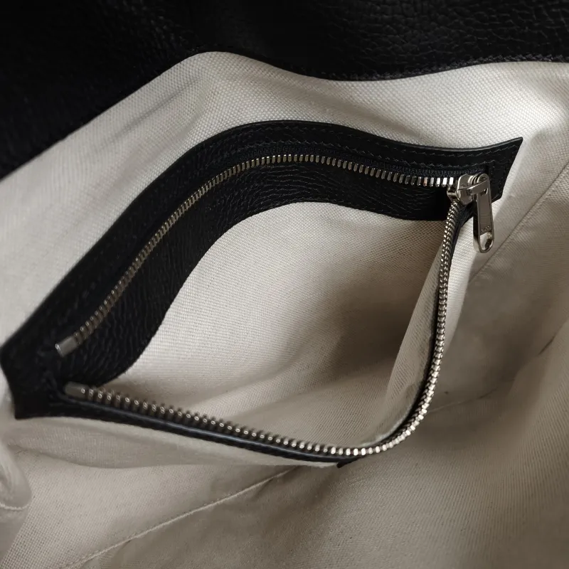GUCCI Crossbody Bag Messenger Bag Crossbody Bag Black Calfskin One Size30 × 6 × 25.5 cm — detail view 11 of 11