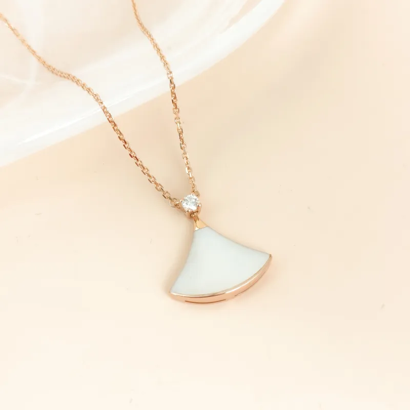 Bvlgari Necklace DIVAS’ DREAM Collection Pearl White Mother-of-Pearl 18KR ose Gold Diamond Medium 43cm — cover view 8 of 9