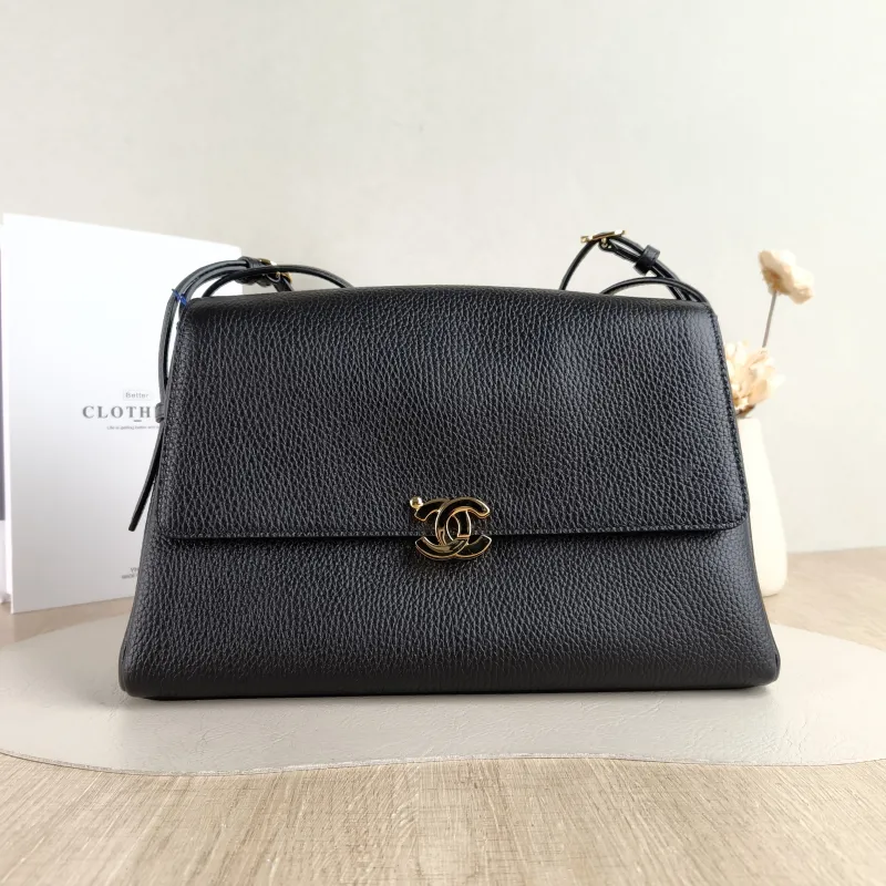 Chanel Shoulder Bag 26k Black Calfskin Medium 31.5 × 8 × 18.5 cm