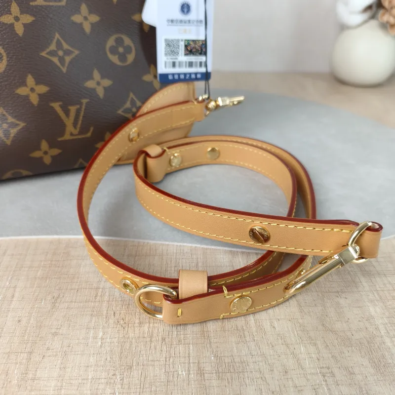 Louis Vuitton Crossbody Bag Boulogne PVC Small 26 × 9.5 × 16 cm — detail view 5 of 12