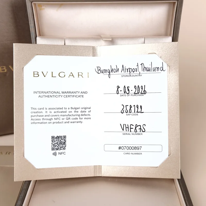 Bvlgari Necklace DIVAS’ DREAM Collection Pearl Pavé Diamond White Mother-of-Pearl Diamond18KR ose Gold Large Pendant2.8cm 43cm — detail view 2 of 3
