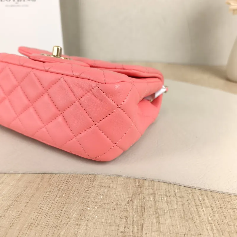 Chanel Crossbody Bag Pink Lambskin One Size 17 × 8 × 13.5 cm 30 — detail view 13 of 14