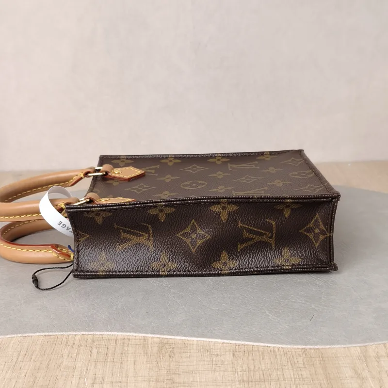 Louis Vuitton Crossbody Bag PETIT SAC PLAT Mini Monogram PVC Mini 14 × 5 × 17 cm — detail view 2 of 9
