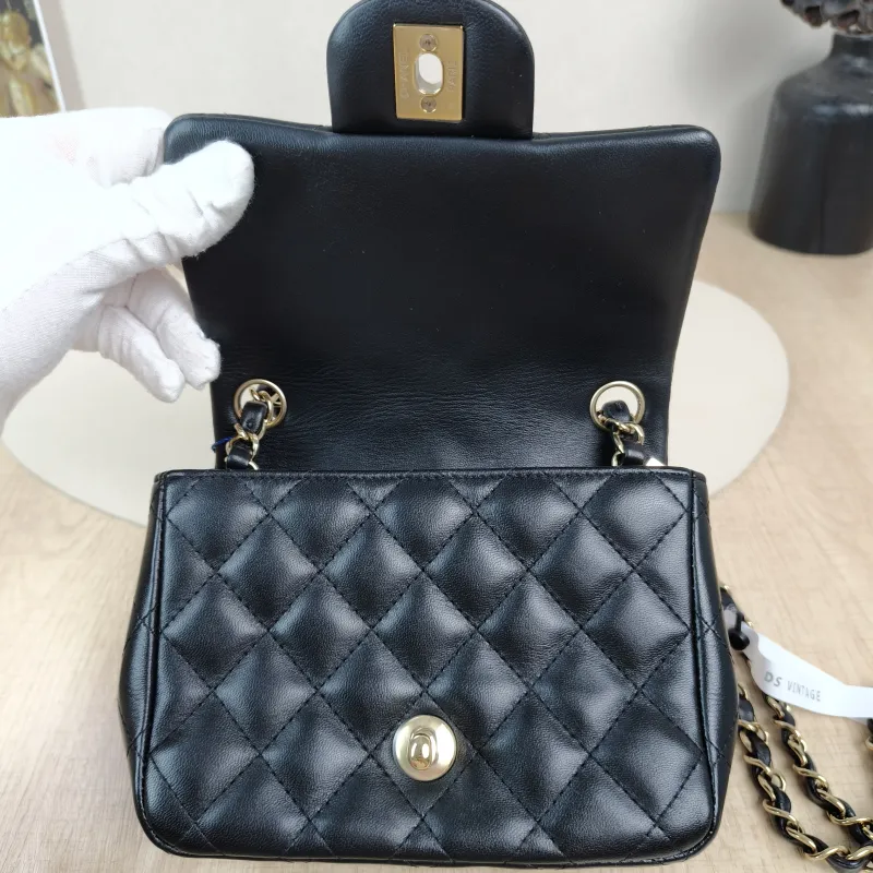 Chanel Crossbody Bag Classic Flap Mini CF Mini Black SL ambskinmini17 × 8 × 13.5 cm — detail view 9 of 15