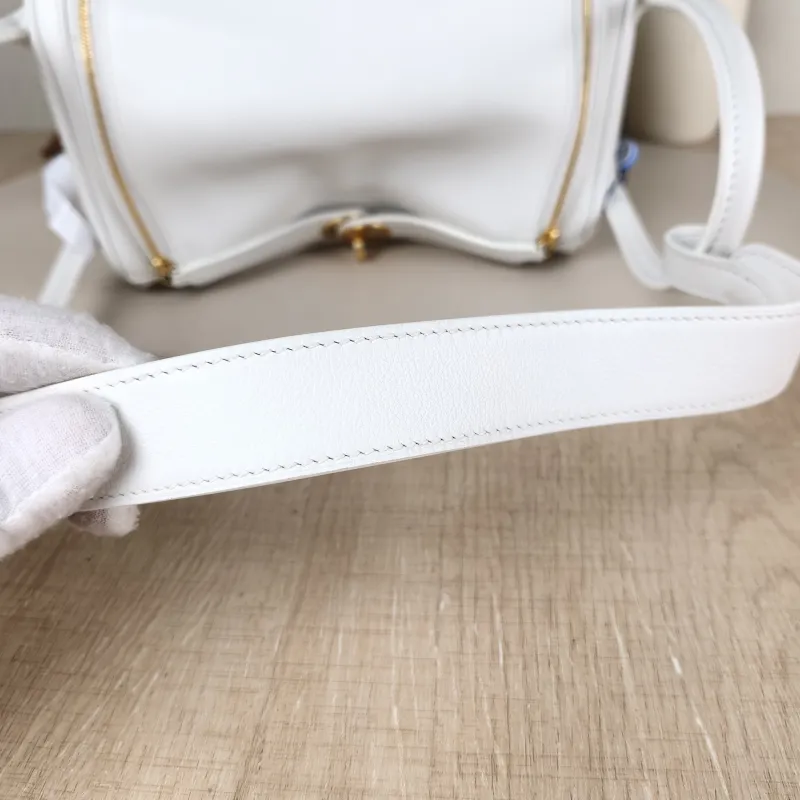 Hermès Crossbody Bag Lindy 2601White Evercolor Calfskin Small26 × 12 × 18 cm — detail view 7 of 11