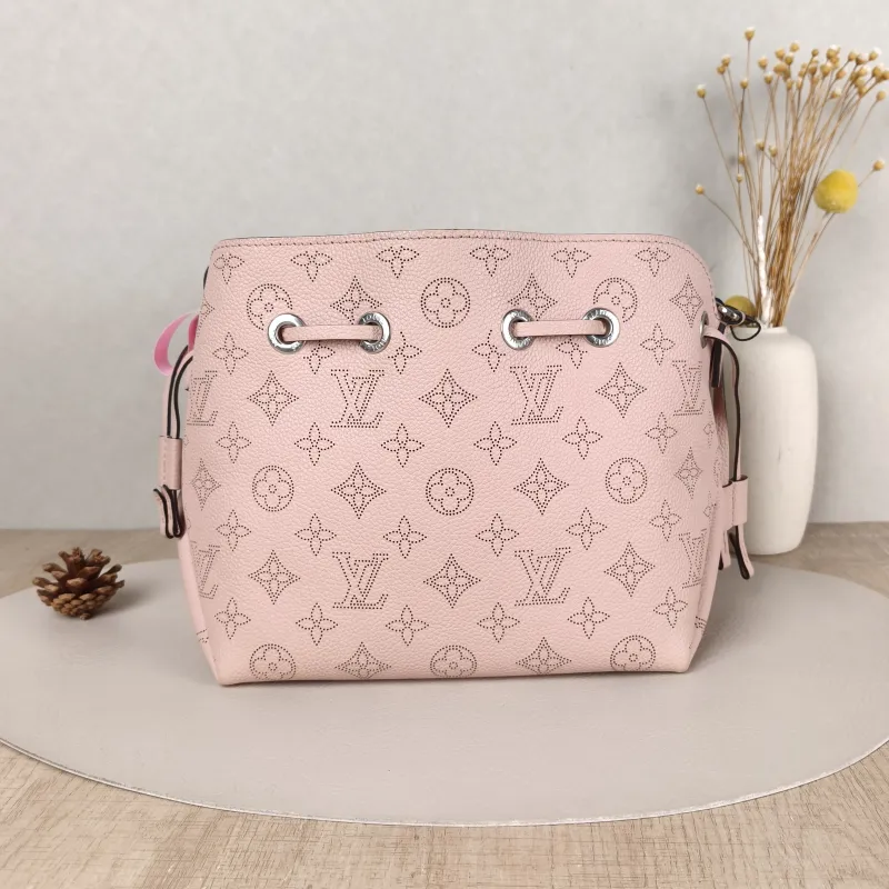Louis Vuitton Crossbody Bag BELLA Pink Calfskin One Size22 × 14 × 19 cm — cover view 5 of 5