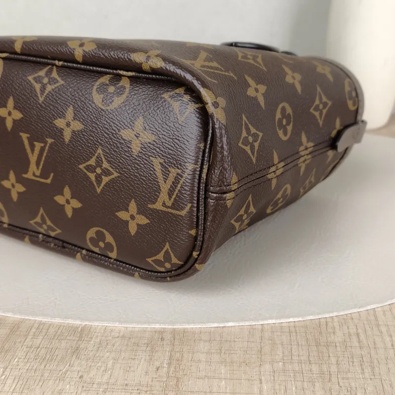 Louis Vuitton Crossbody Bag NEVERFULL INSIDE OUT BB PVC · Calfskin BB 26.5 × 11 × 16.5 cm — detail view 4 of 10