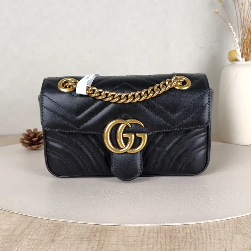 GUCCI Crossbody Bag GG Marmont Small Marmont 22Black CC alfskin Small22 × 6 × 13 cm
