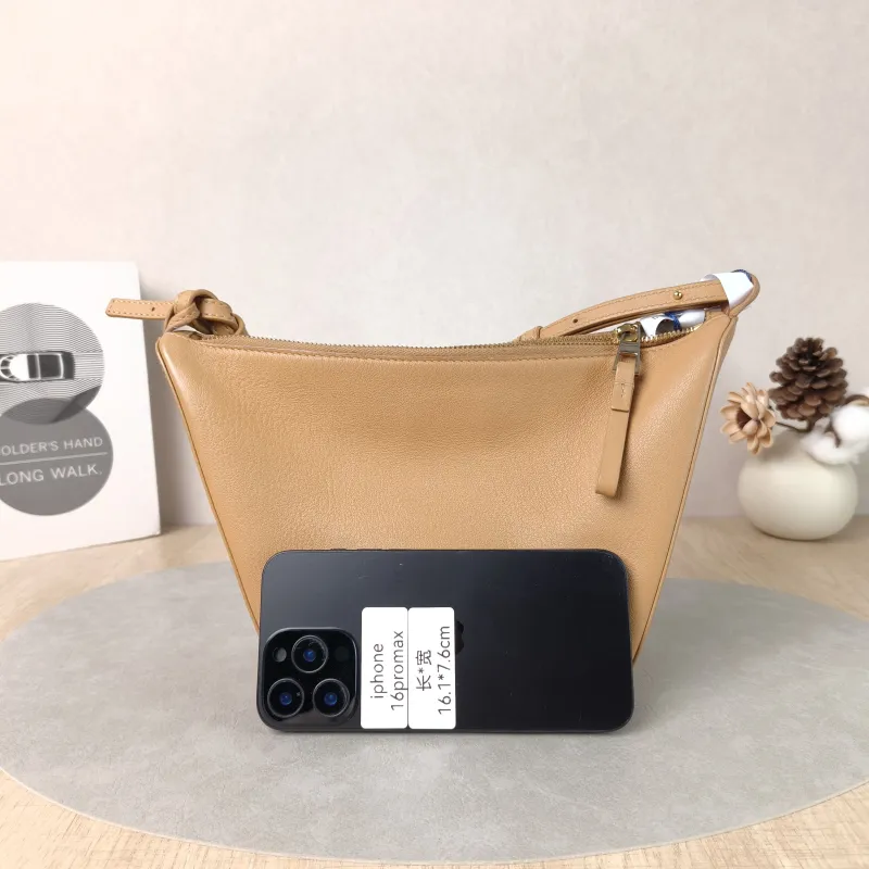 LOEWE Shoulder Bag Hammock hobo Brown Calfskinmini28 × 9.5 × 17 cm — cover view 5 of 5