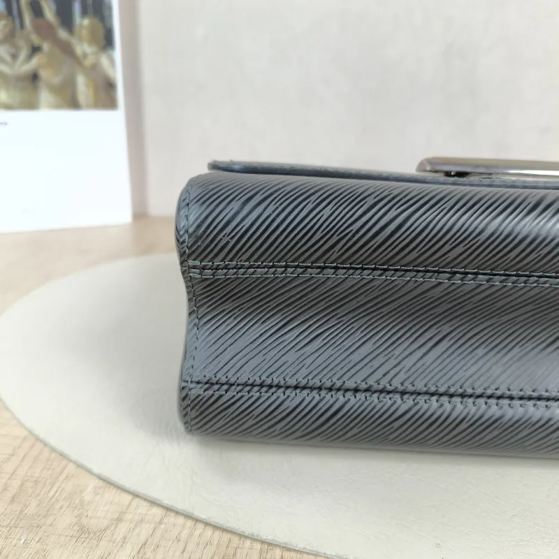 Louis Vuitton Crossbody Bag Twist Grey Calfskin Medium 23 × 9.5 × 17 cm — detail view 4 of 12