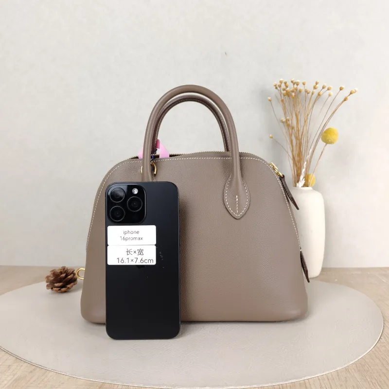 Hermès Shoulder Bag Bolide 1923 25Gold-Tone Hardware Top Handle Bag Evercolor Calfskin Small 25 × 11 × 20 cm B — cover view 4 of 5