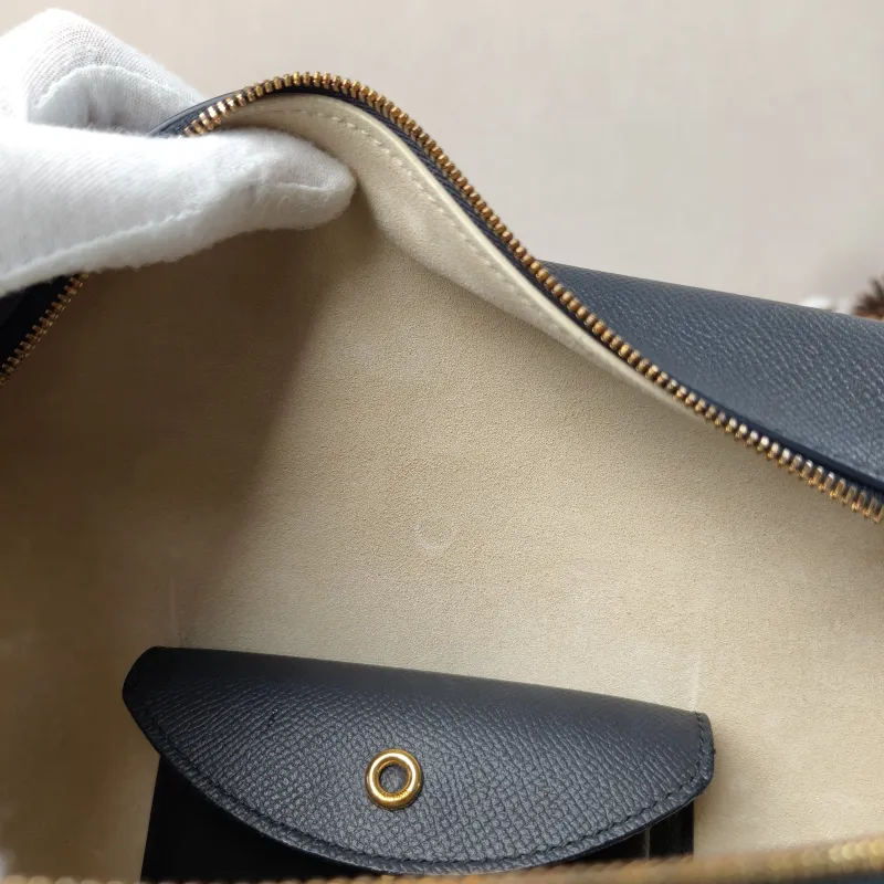 Loro Piana Crossbody Bag Extra Bag L27 Grey Calfskin One Size 27 × 10 × 16 cm — detail view 9 of 14