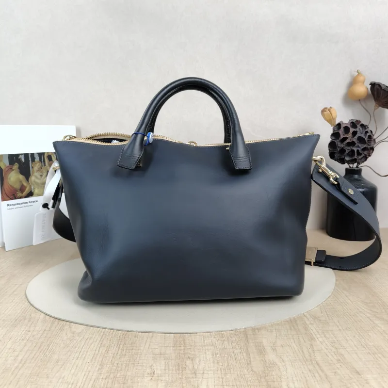 Chloé Shoulder Bag Shoulder Bag Beige Black Calfskin One Size30 × 14 × 23 cm — cover view 2 of 5