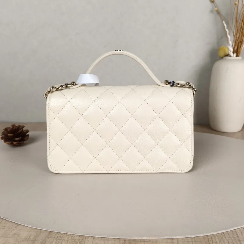 Chanel Crossbody Bag Yellow Calfskin One Size19 × 7 × 11.5 cm — cover view 3 of 5
