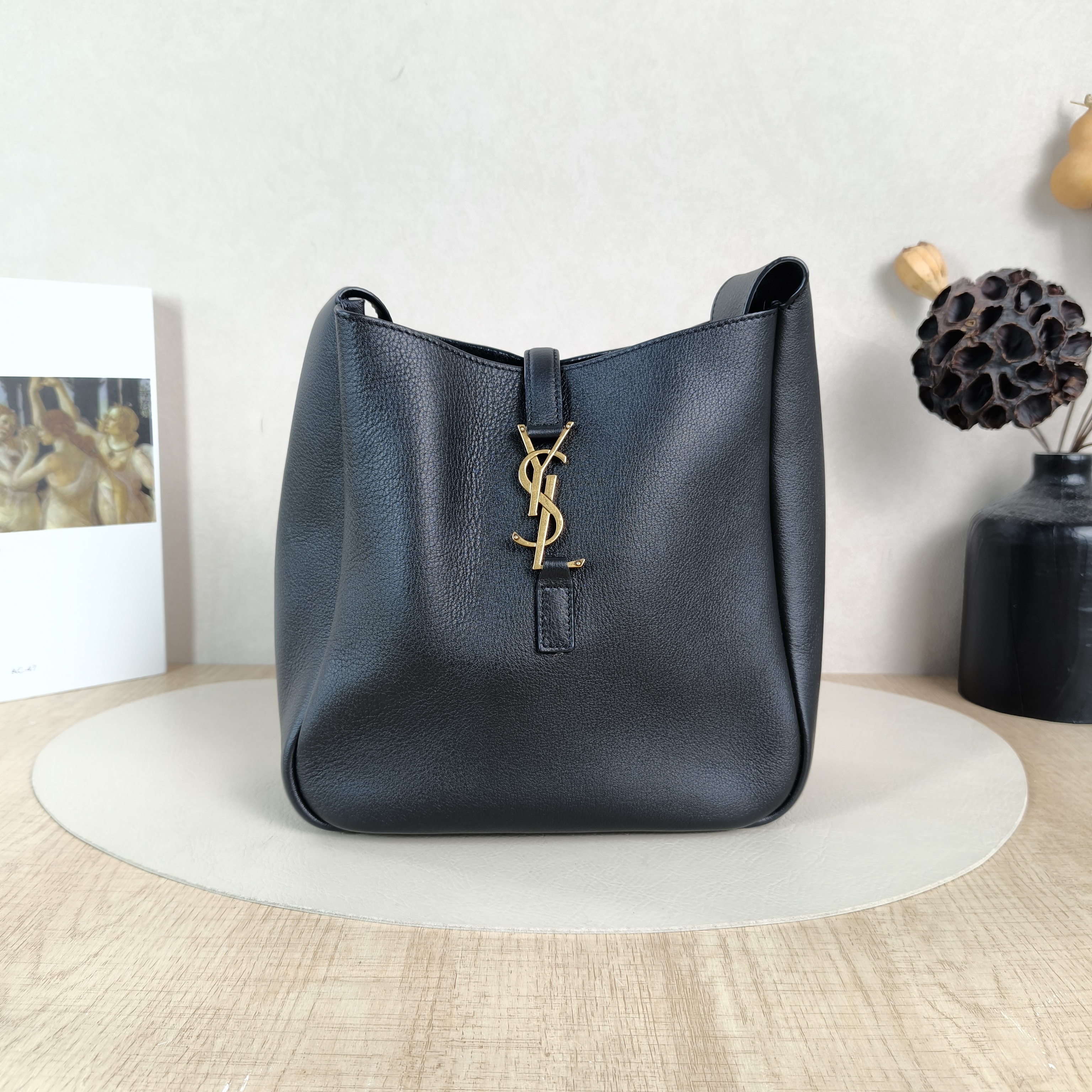 SAINT LAURENT Shoulder Bag LE 5 À 7 Hobo Black Calfskin Small22 × 8.5 × 23 cm