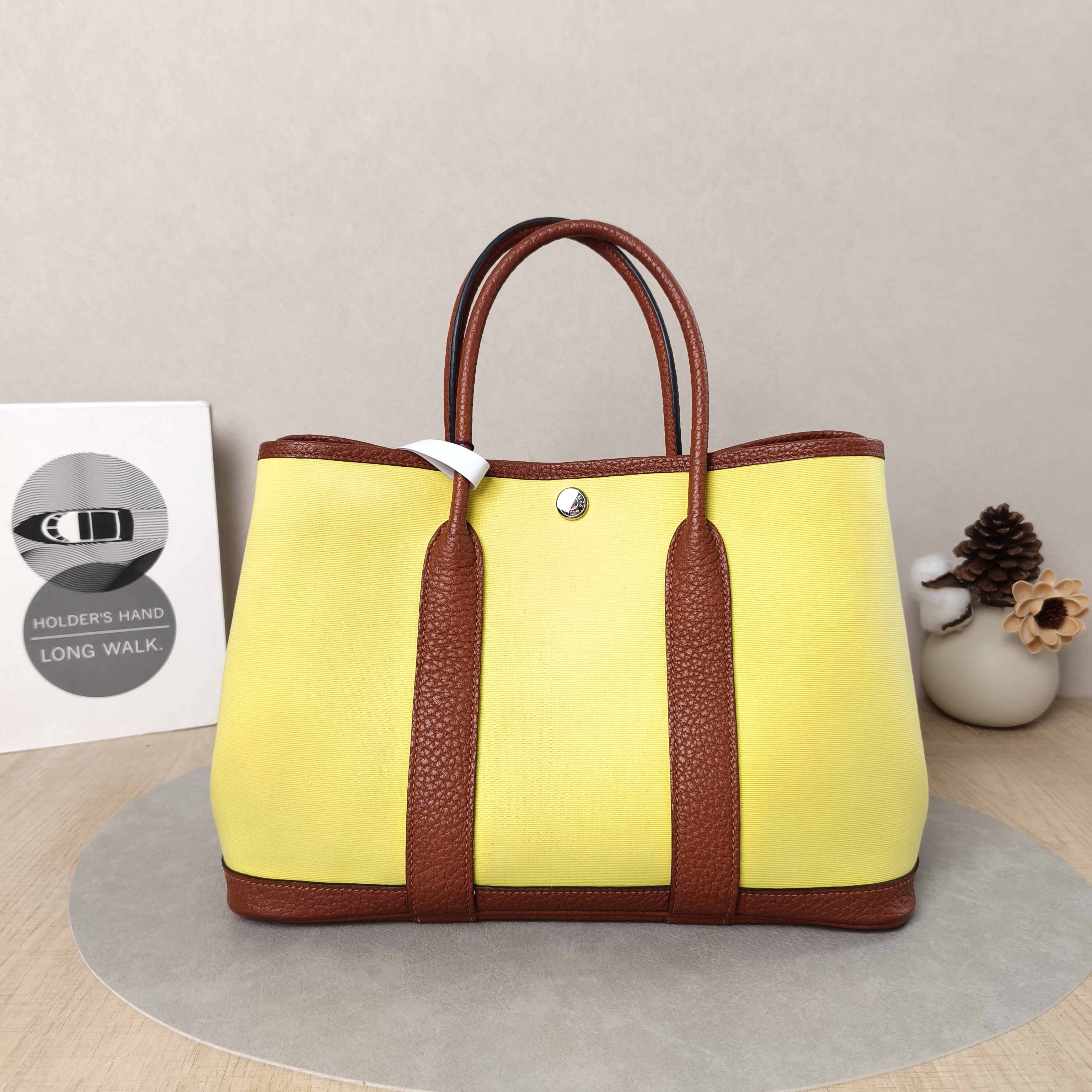 Hermès Top Handle Bag Garden Party 30 30 Canvas · Negonda Calfskin Medium30 × 13 × 21 cm