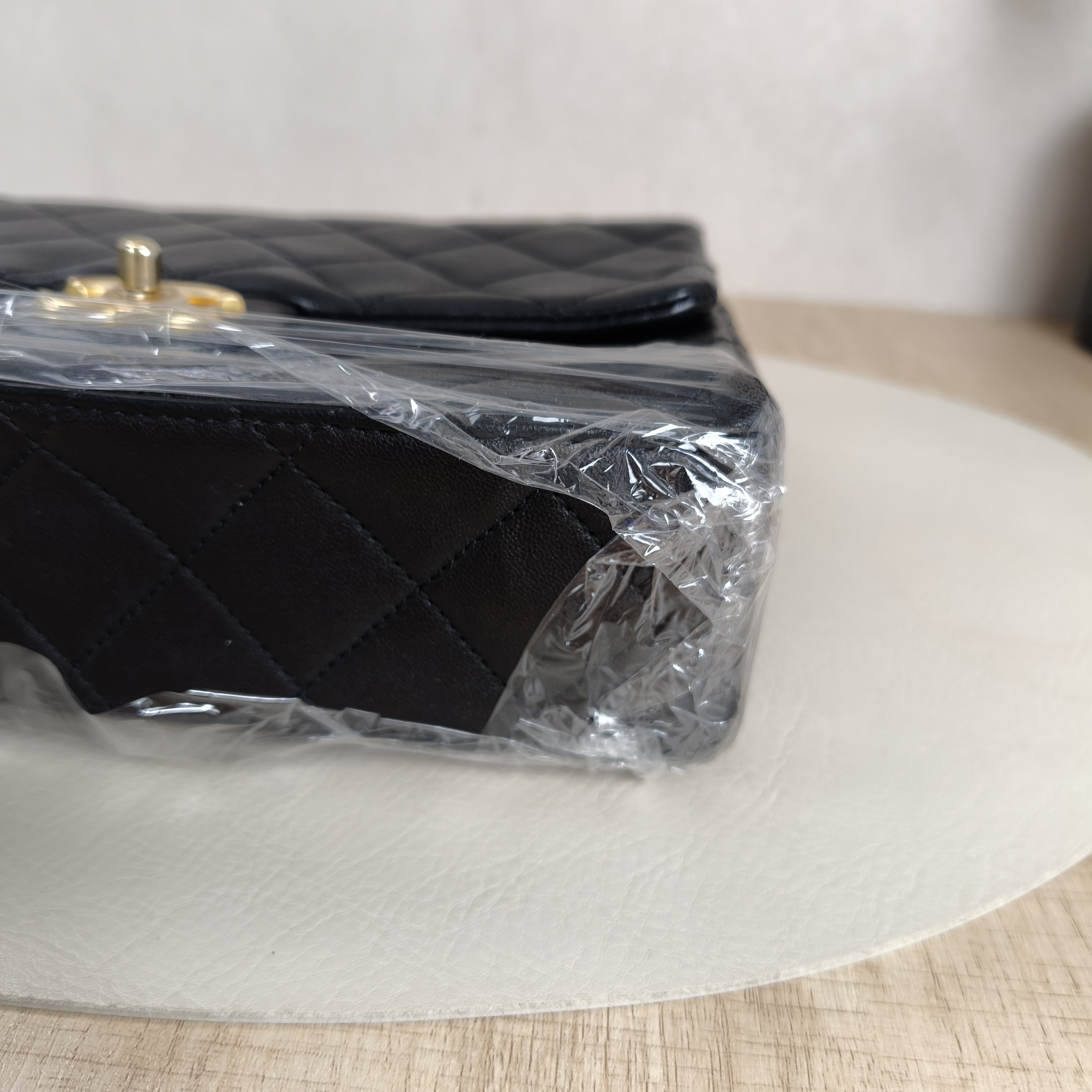 Chanel Crossbody Bagcf Collection Crossbody Bag Black Calfskin One Size22 × 6 × 18 cm — cover view 2 of 10