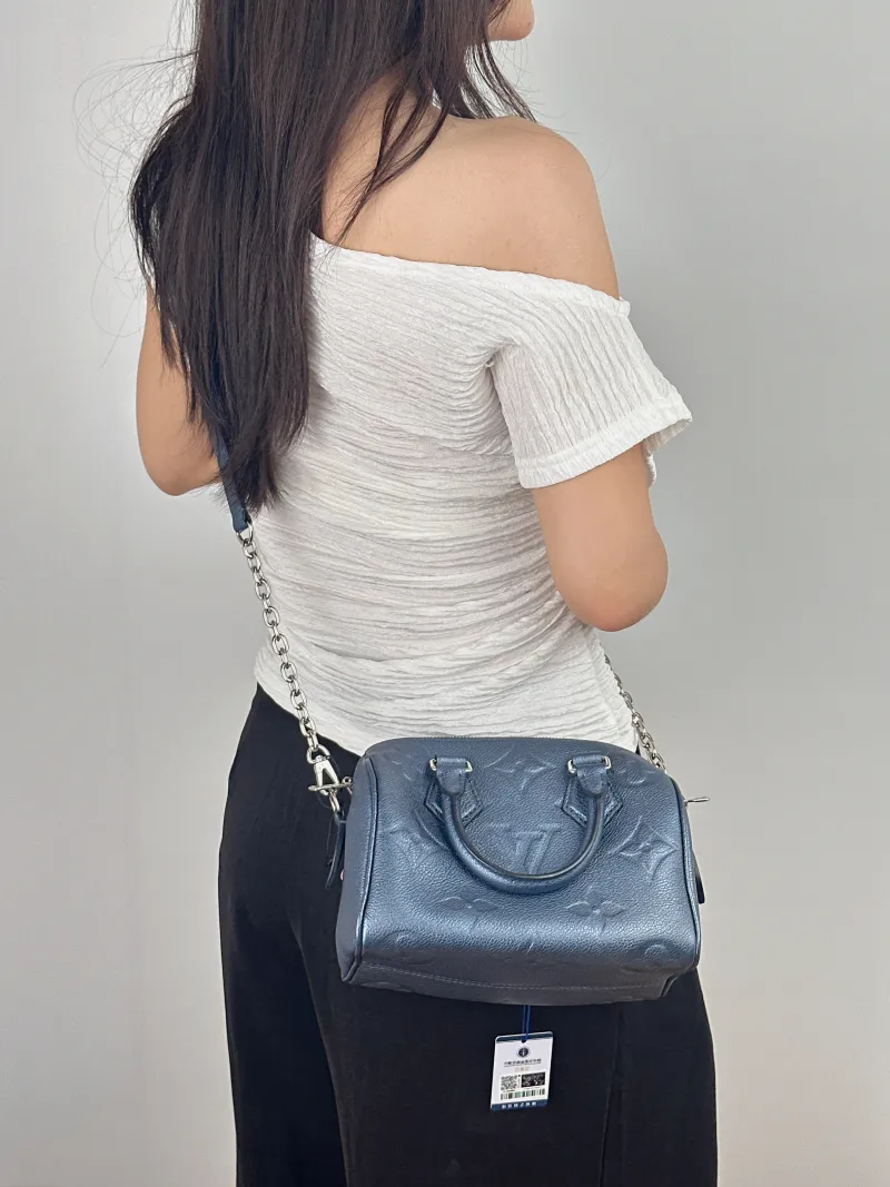 Louis Vuitton Crossbody Bag Speedy20 Calfskin One Size 20.5 × 12 × 13.5 cm — on-model view 1 of 2